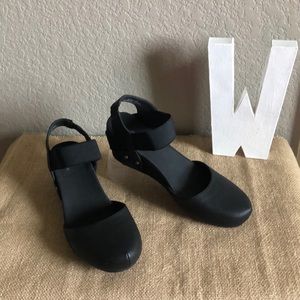 RuffHewn Claire Black Wedge